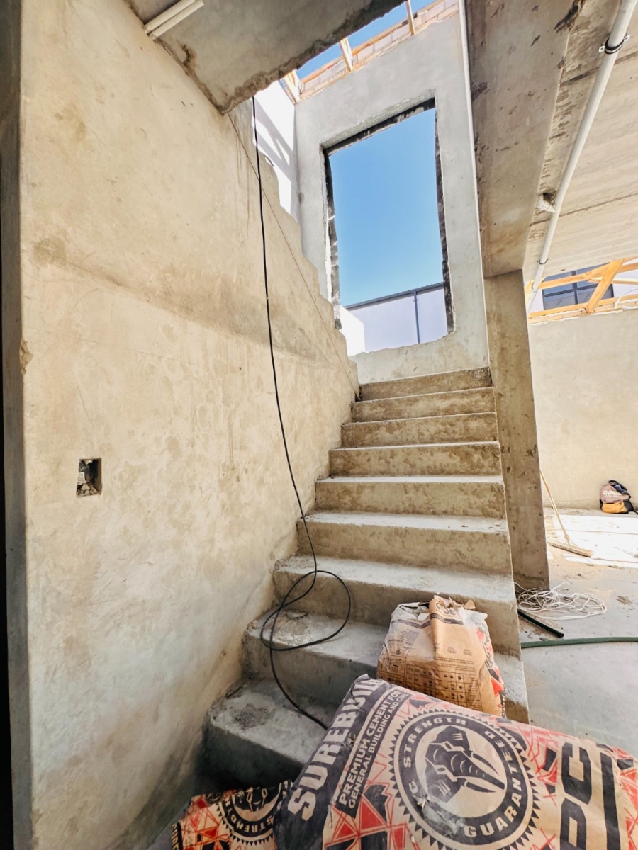 5 Bedroom Property for Sale in Sandown Western Cape